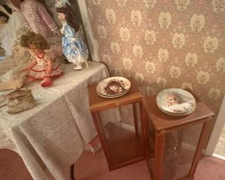 DOLL CASES