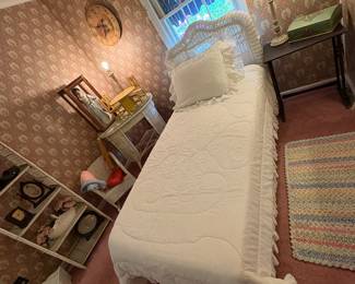 TWIN BEDS