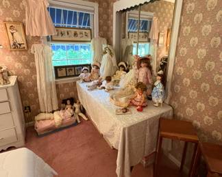 VINTAGE PORCELAIN DOLLS