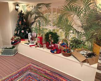 CHRISTMAS DECOR