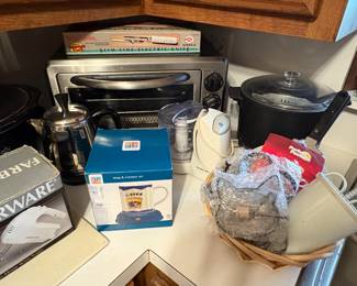 KITCHEN APPLIANCES