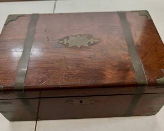 Antique English mahogany writing slope/desk + ink bottles + key. Leather is very good