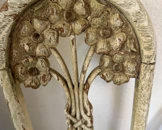Fabulous carving detail