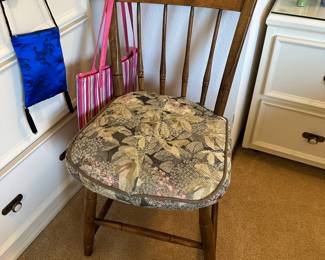 Side chair with cushy seat