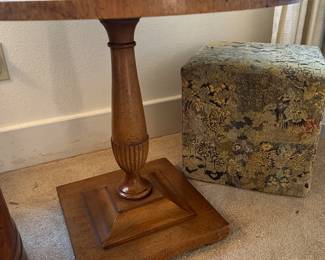 Detail of table base, even the edge is nicely detailed