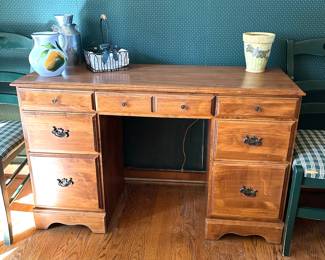 Key Hole Desk