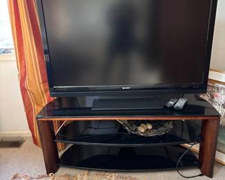 Sharp Aquos 32-inch LCD TV 