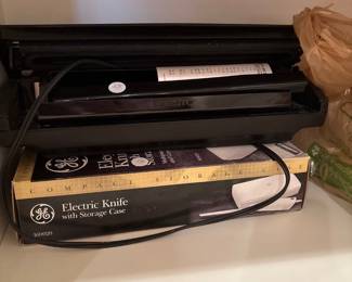 GE Electric Knife with Storage Case 