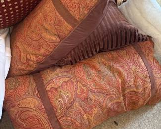decorative throw pillows 