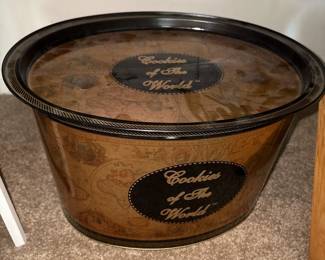 Vintage Cookies of the World Tin 