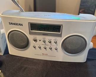 Sangean PR-D5 FM-Stereo/AM Portable Digital tuning Radio 