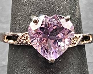 925 Silver Amethyst Heart Ring. 2.89 grams, sz 8