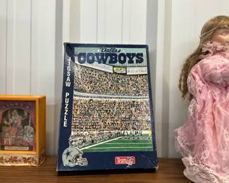 1981 "Yap's Circus Dancing Clown" Music Box & Team NFL Dallas Cowboys Jigsaw Puzzle