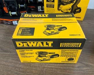 Dewalt 1/4 Sheet Palm Grip Sander