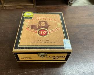 LaAurora 107 Maduro Cigar Box Dominion Republic