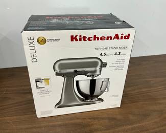 Kitchen Aid Deluxe Tilt-Head Stand Mixer