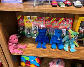 Sports Collectibles & Plush Bears