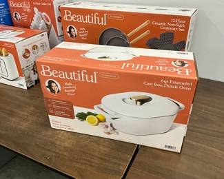 Beautiful 6 Qt Enameled Cast Iron Dutch Oven