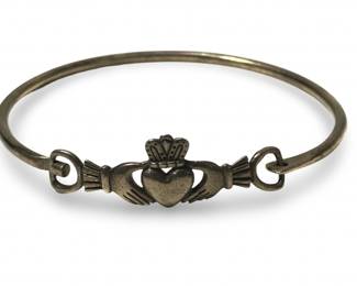 Celtic Irish Heart In Hand Silver Hinged Bracelet
