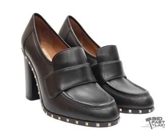 2026 NEW Valentino Rockstud Accents Leather Pumps