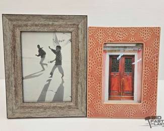 4002 NEW 2 Picture Frames