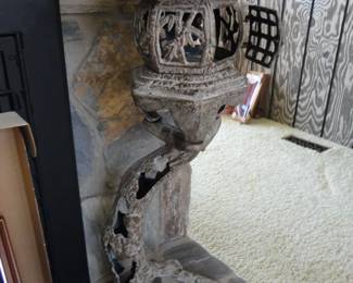 Heavy Iron Pagoda Garden Light