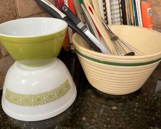 Pyrex & Watt pottery