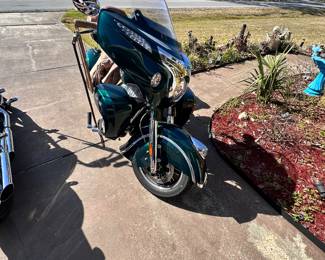 2018 Indian Roadmaster 111 Custom Hand paint, very low miles, can presale