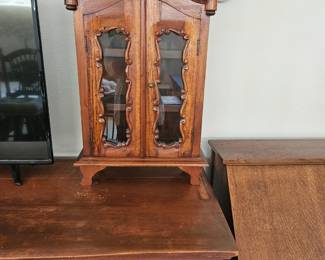 Small table top cabinet