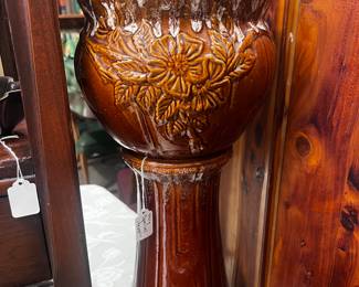Rosewood planter and pedestal 