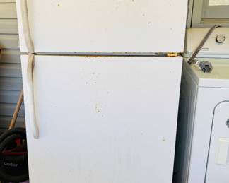 Frigidaire refrigerator 