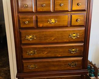 Bassett chest of drawers