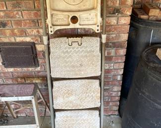 Step ladder large steps