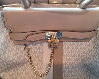 Micheal Kors Purse