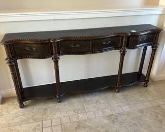 Entry way table