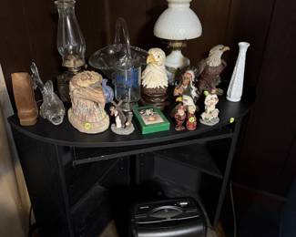 Lamps, knickknacks, tv stand, shredder
