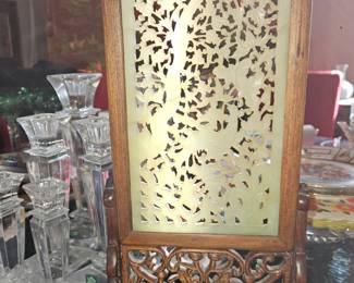 Jade tabletop screen