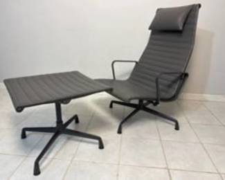 Beautiful Eames Lounge Chair and Ottoman/Table
