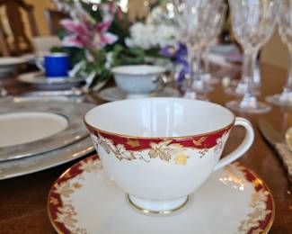 8 Royal Doulton cups and saucers