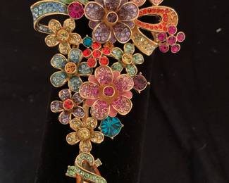 Joan Rivers Floral Bouquet brooch