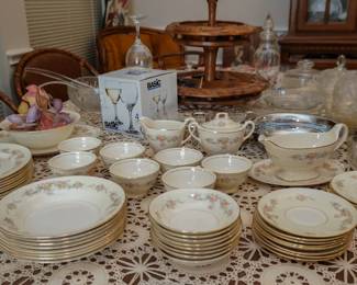Homer Laughlin Georgian Eggshell dinnerware
