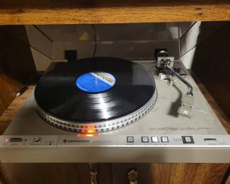 Vintage Kenwood stereo system with the original boxes. This will be sealed bid and sold as one unit.