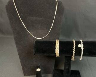 Elegant Silver Jewelry Set 