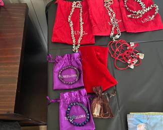 Uno high end jewelry 