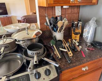 Lots of kitchenware, bakeware and glassware. 