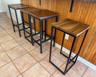 4 barstools. 2 of each kind. 