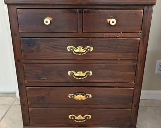 Small chest of drawers
30X24X181/2