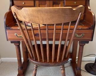 Wooden desk and chair
Excellent condition 