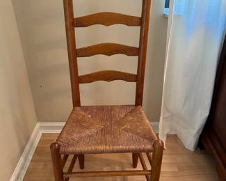 4 ladder back chairs
Great condition 