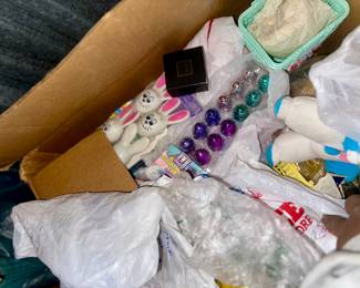 Easter decorations and knickknacks 